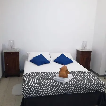 Panzió Interno 7, Tra La Fiera Ed Il Centro 3*