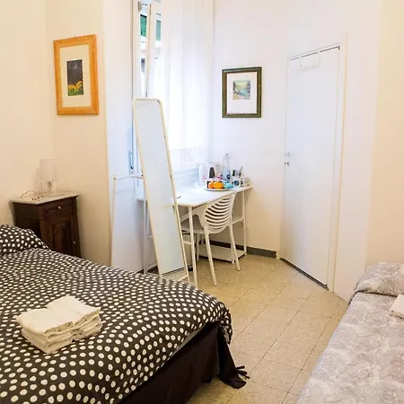 Interno 7, Tra La Fiera Ed Il Centro Panzió Bologna