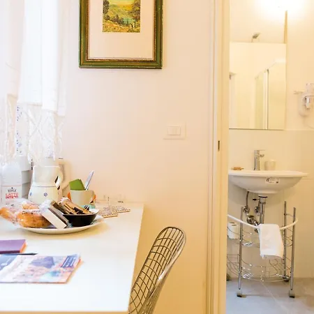 Interno 7, Tra La Fiera Ed Il Centro לינה וארוחת בוקר 3*