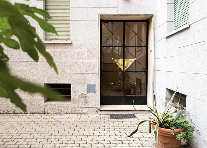 Interno 7, Tra La Fiera Ed Il Centro