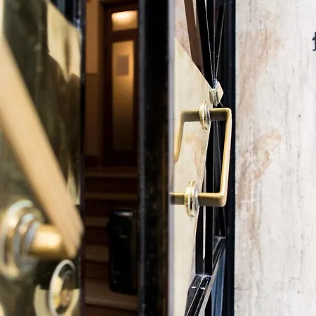 Interno 7, Tra La Fiera Ed Il Centro Nocleg ze śniadaniem 3*