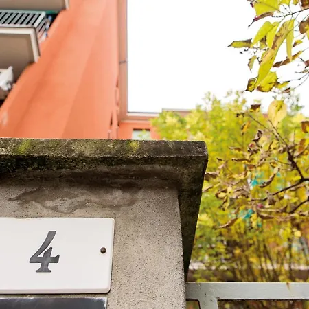 Nocleg ze śniadaniem Interno 7, Tra La Fiera Ed Il Centro 3*